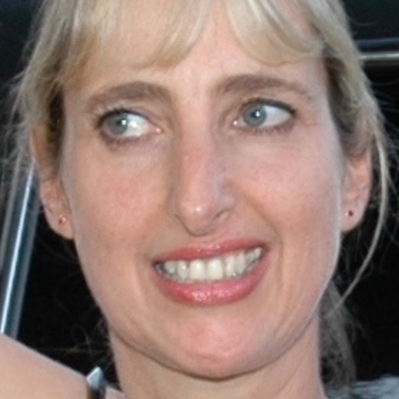 Meet your Posher, Julie - Picture 1 of 1